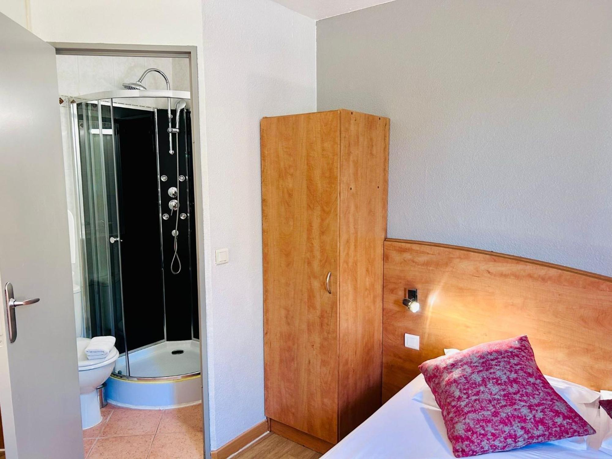 The Originals City, Hotel Nimes Costieres, Ex Inter Hotel Экстерьер фото